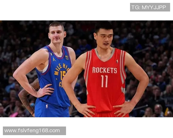 足球明星与姚明同框合影展现体育巨星的友谊与魅力 足球明星与姚明同框合影展现体育巨星的友谊与魅力