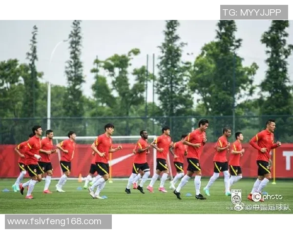 足球明星拍照时的独特姿势揭秘让你大开眼界的瞬间捕捉与风格展现